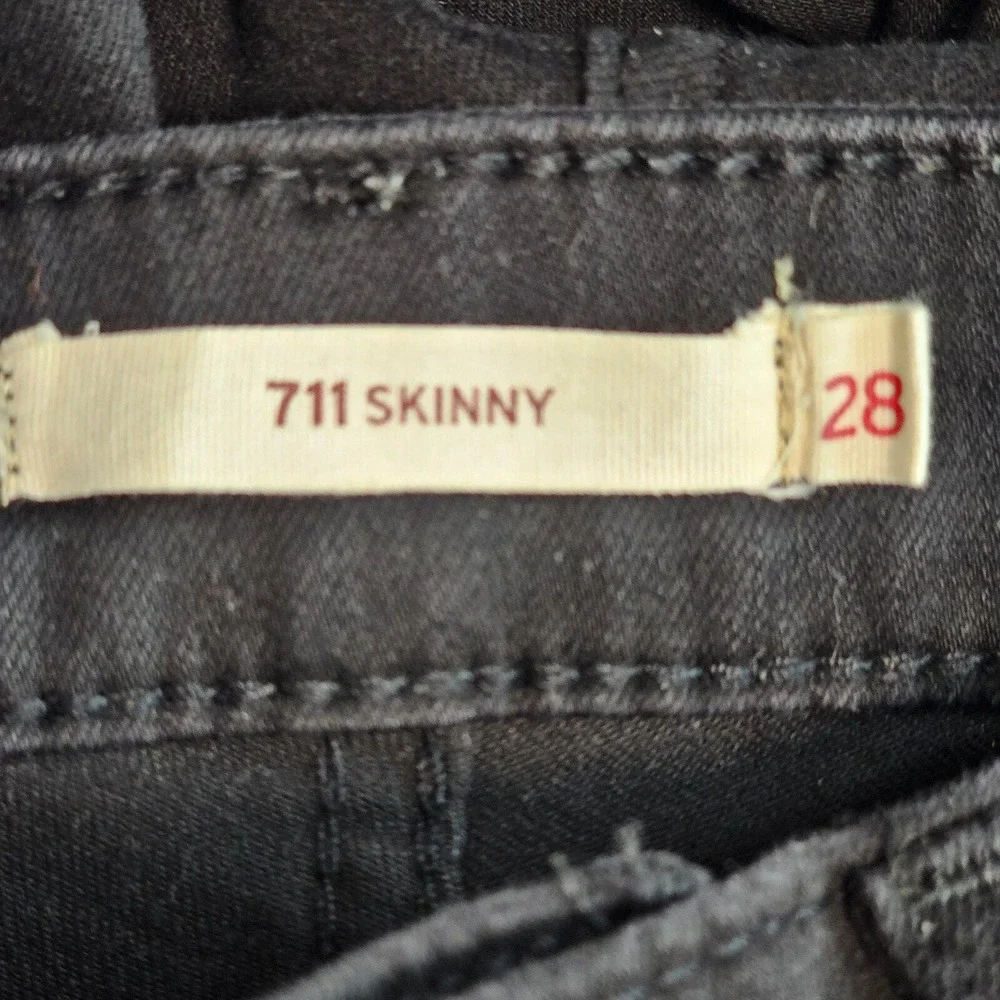 Levi's 711 Skinny Jeans Womens 28 Black Stretch Denim Mid‎ Rise Pants W28 x L30